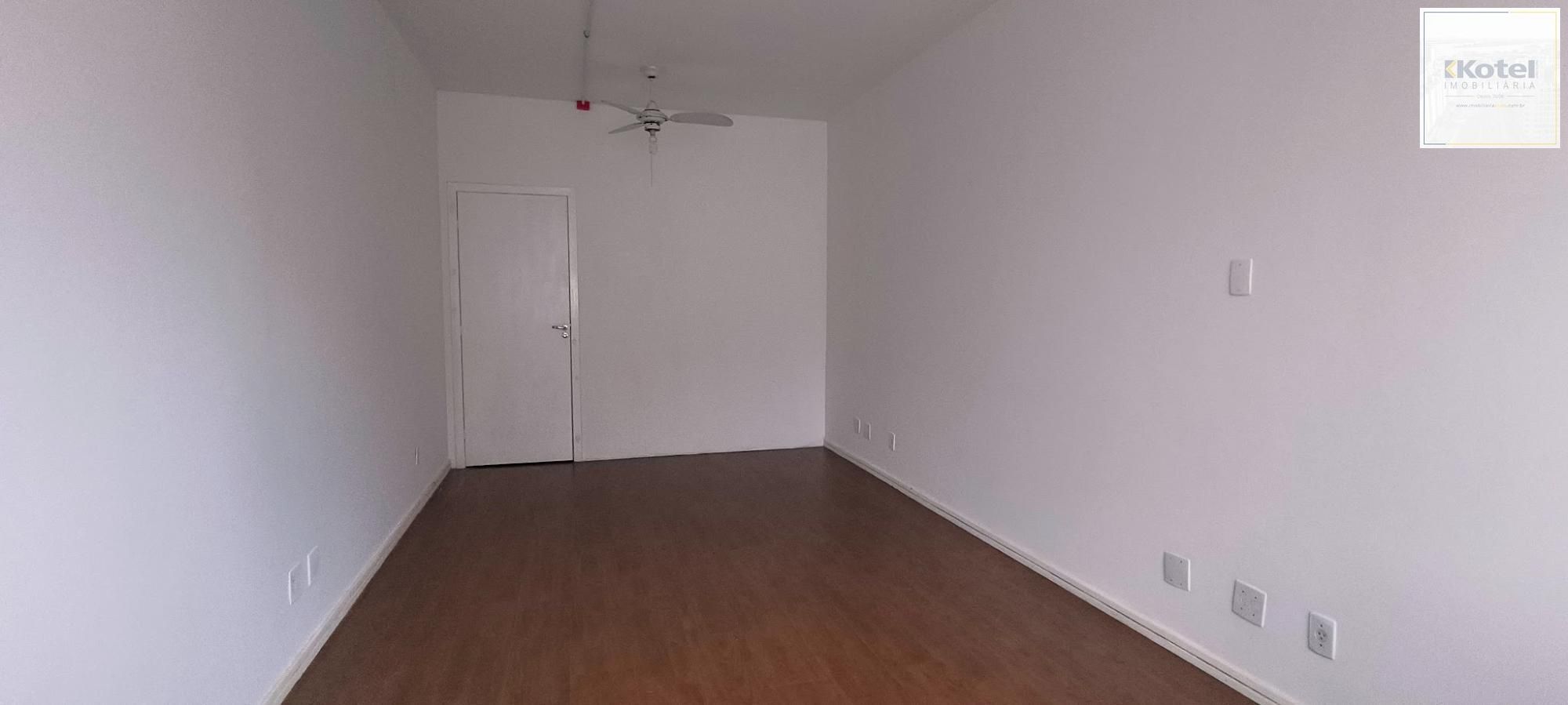 CONJUNTO  COMERCIAL  NA  AVENIDA CRISTÓVÃO COLOMBO