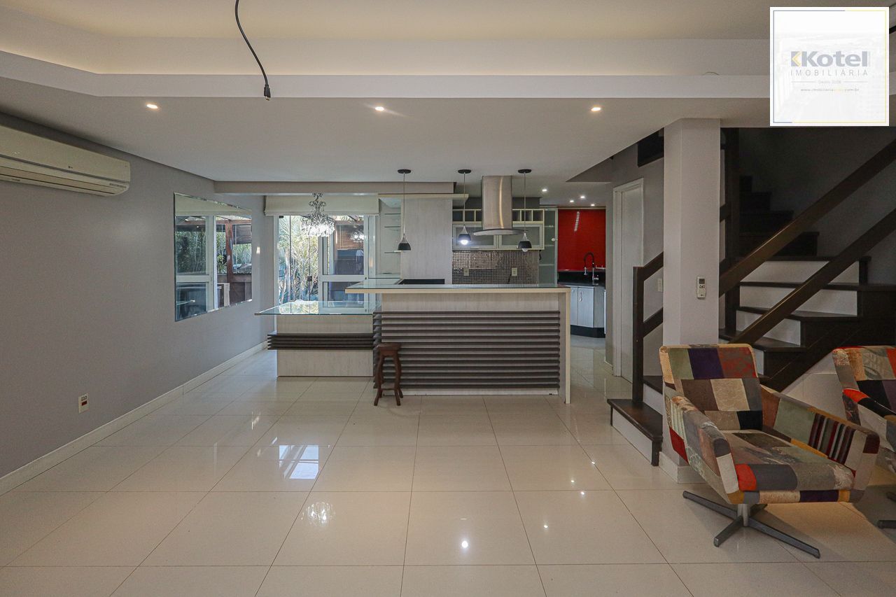 Casa em Bairro exclusivo e condominio fechado com infra estrutura