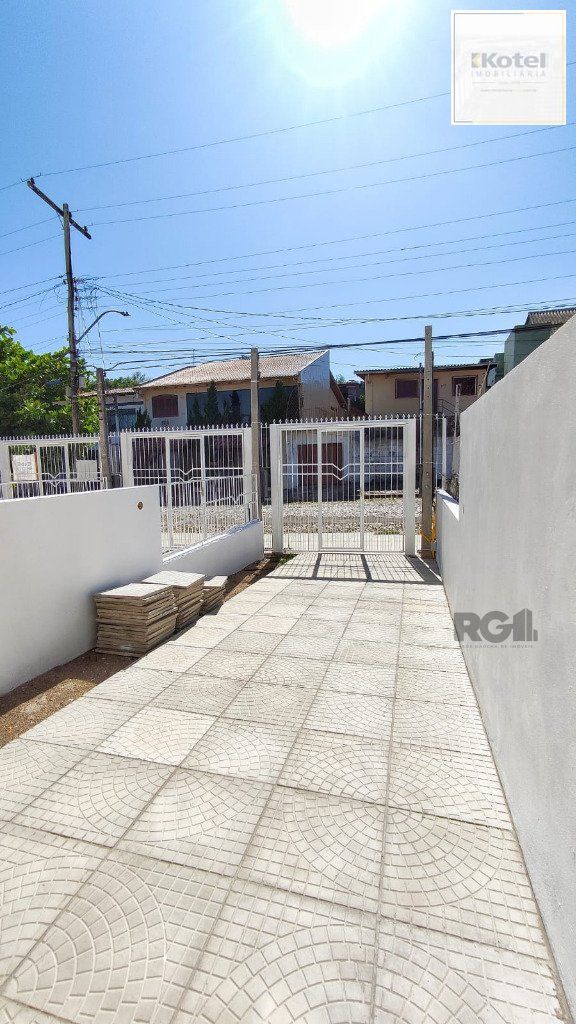 Sobrado Pronto, no Jardim Itu-Sabará: 2 Dormitórios, 1 Suíte.