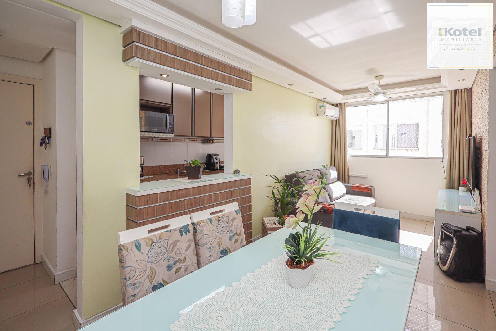 Apartamento Semimobiliado à Venda em Porto Alegre, RS — foto 2