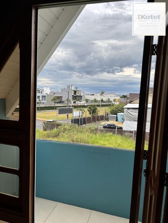 Casa em Condomínio com 3 Dormitórios, Suíte, Sótão e 2 Vagas — foto 2