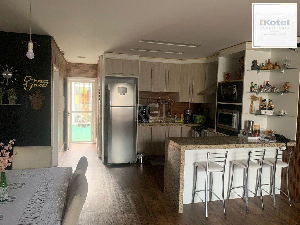 Sobrado 4 quartos à venda, 240m², Harmonia - Canoas