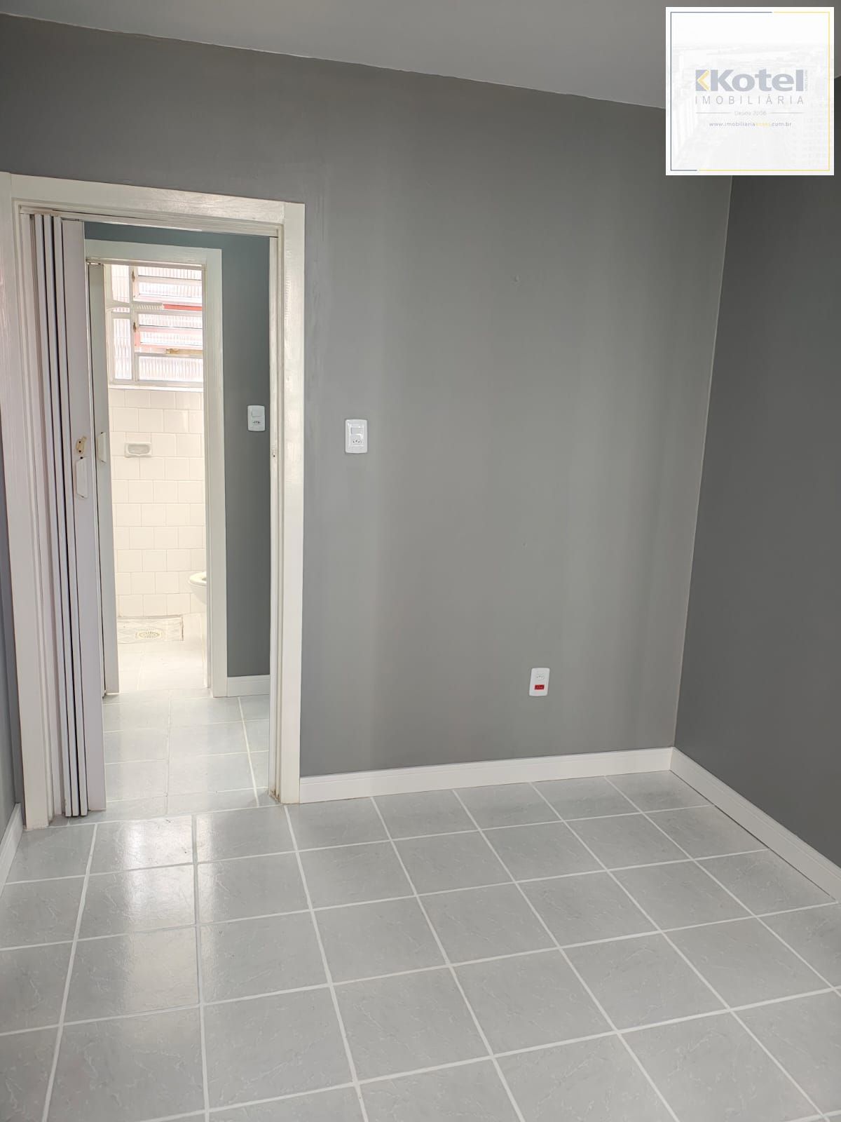 Apartamento de 01 quarto com estacionamento rotativo.