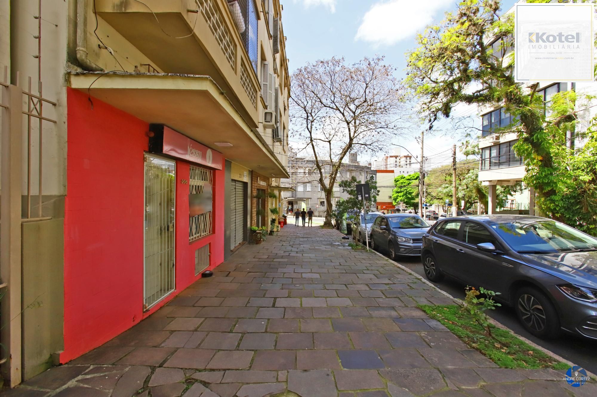 Loja Terrea na Avenida Taquara Bairro Petrópolis em Porto Alegre - RS
