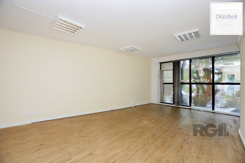 Sala comercial na Avenida Cristóvão Colombo