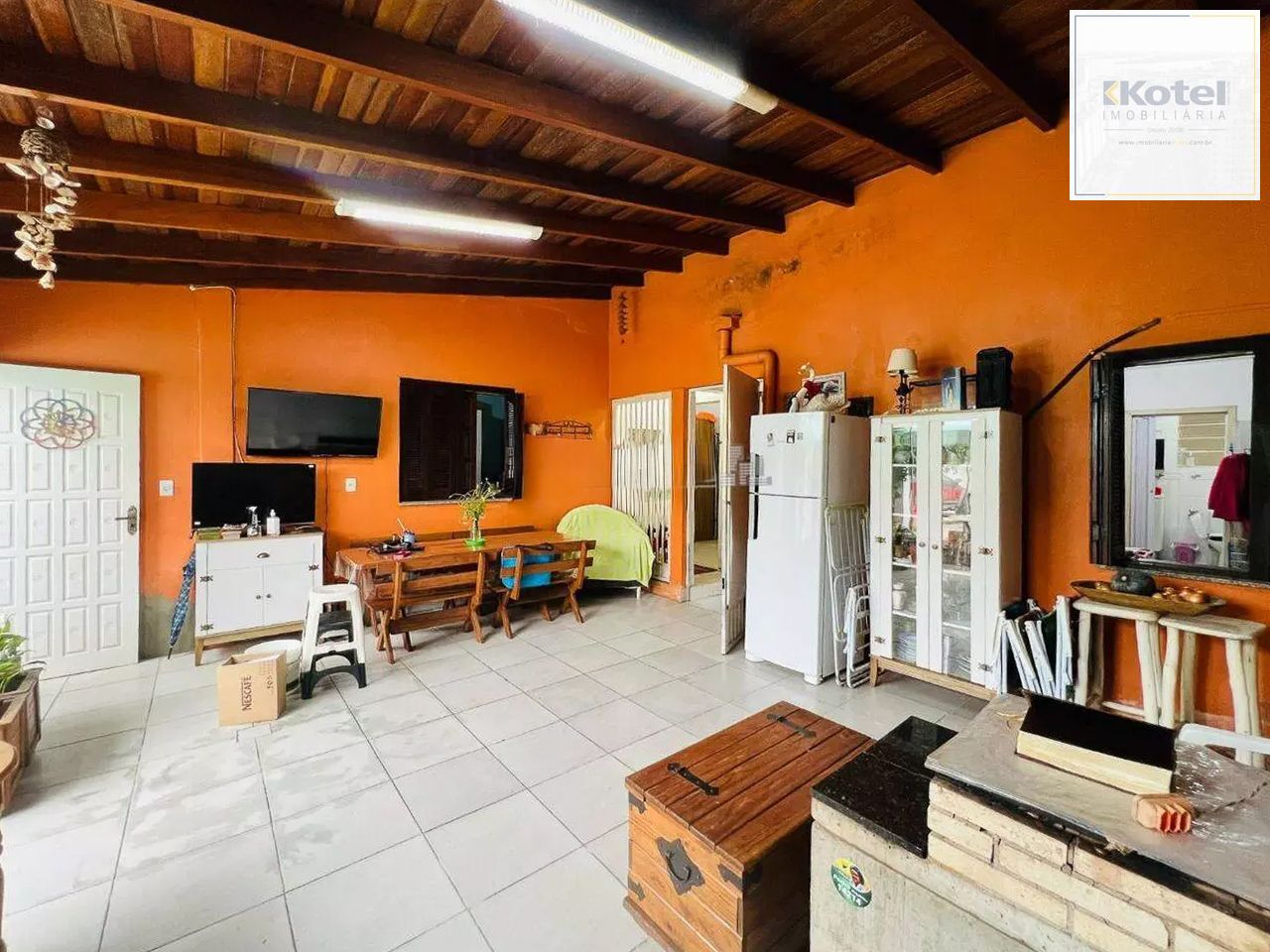 Casa com churrasqueira / Piscina