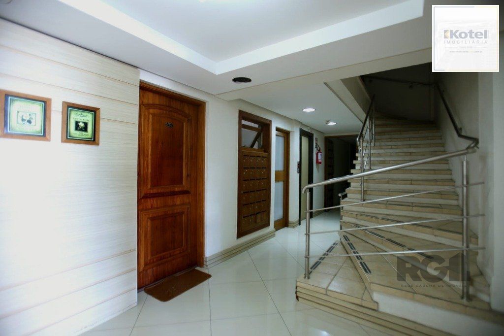 Apartamento, 2 Quartos, 2 Vagas, Bairro Petrópolis — foto 2