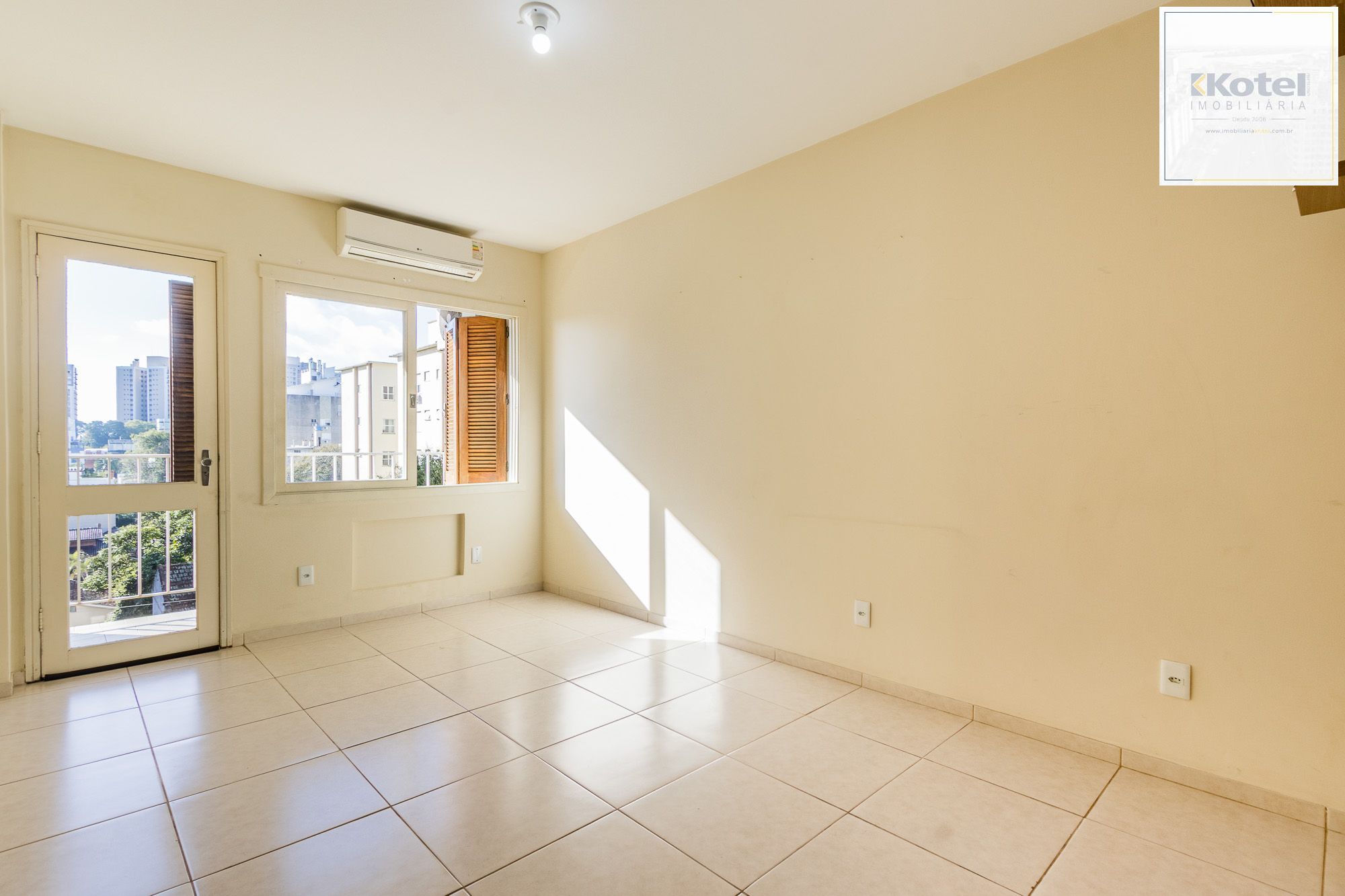 Oportunidade única: Apartamento com dois dormitórios e vaga de garagem à venda no coração do Bairro Higienópolis! — foto 2