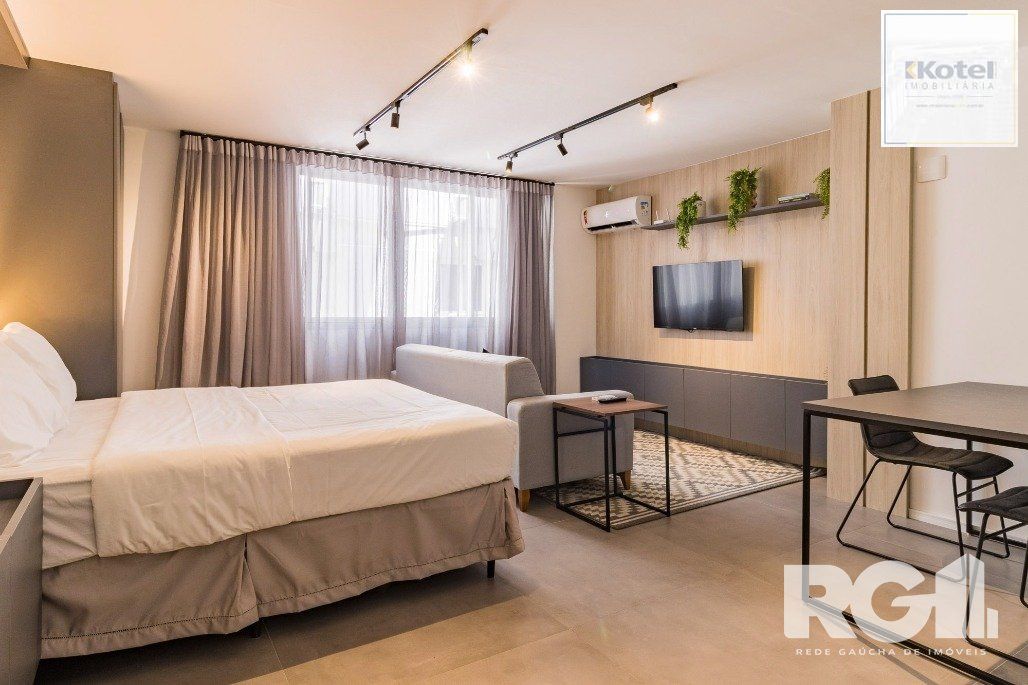 Apartamento no  Duque Center, localizado na Rua Duque de Caxias, Centro Histórico de Porto Alegre, uma das ruas mais charmosas e antigas de Porto Alegre,