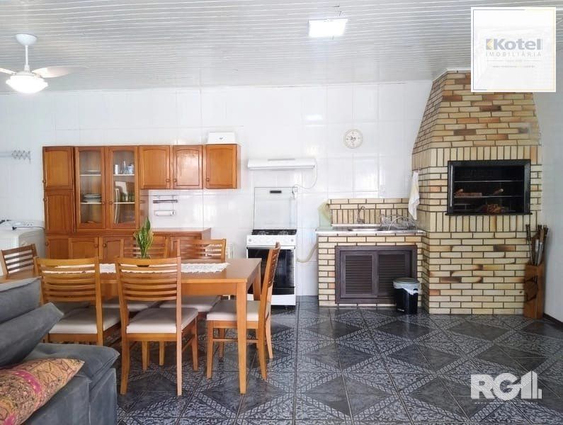 Casa sobrado com 3 dormitorios sendo 1 suite