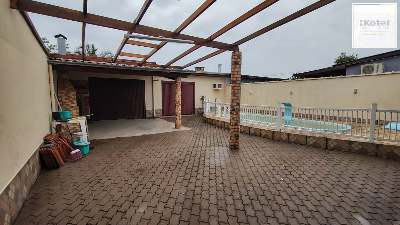 Casa com 2 quartos à venda