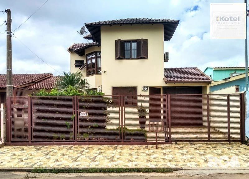 Casa sobrado com 3 dormitorios sendo 1 suite