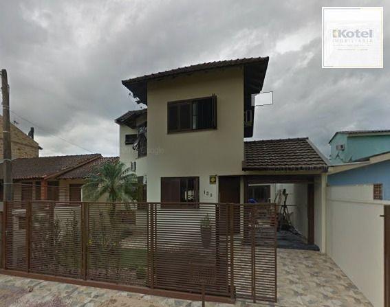 Casa sobrado com 3 dormitorios sendo 1 suite
