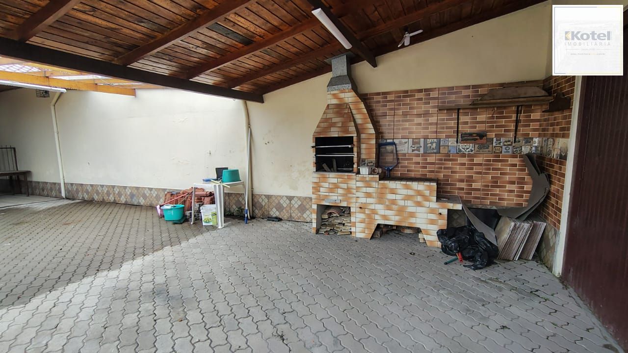 Casa com 2 quartos à venda