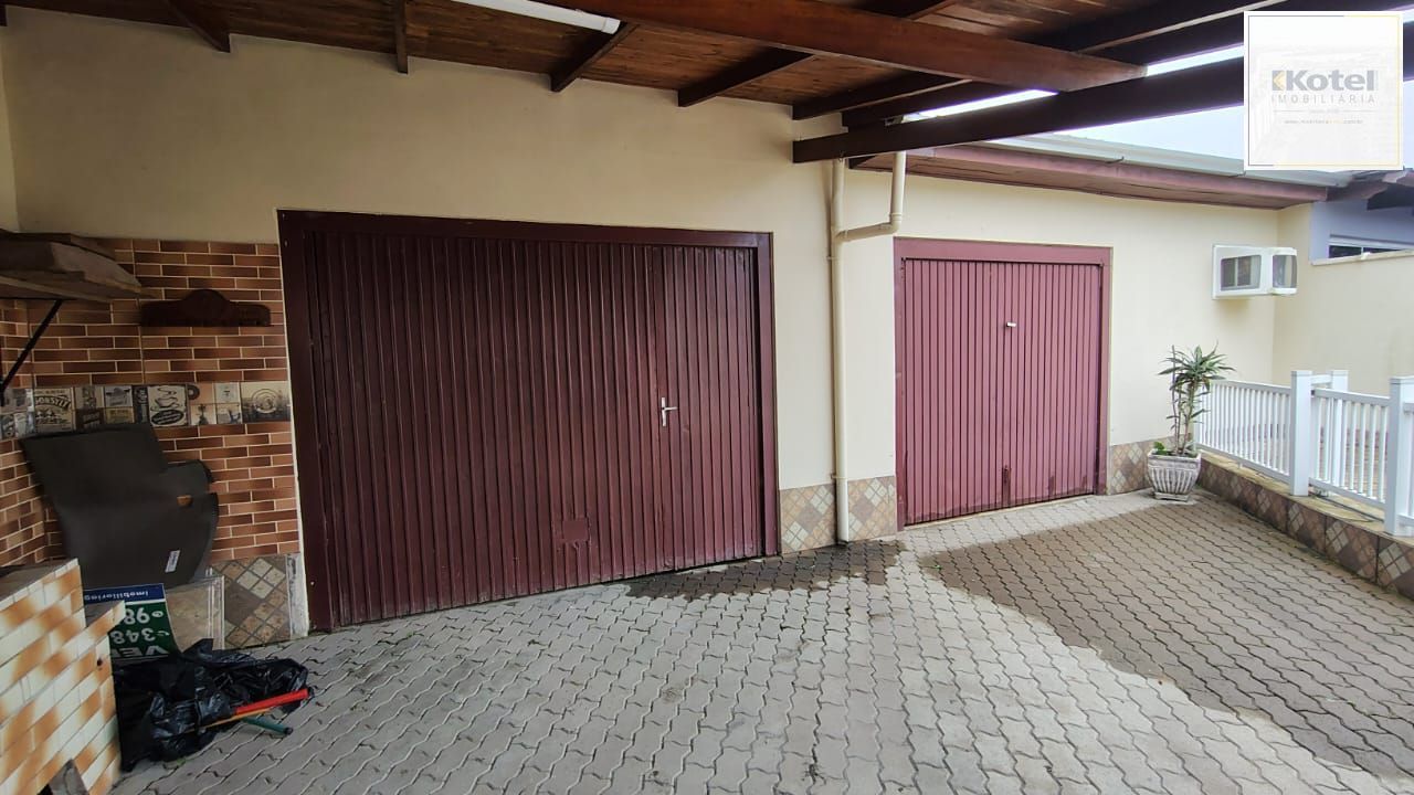 Casa com 2 quartos à venda