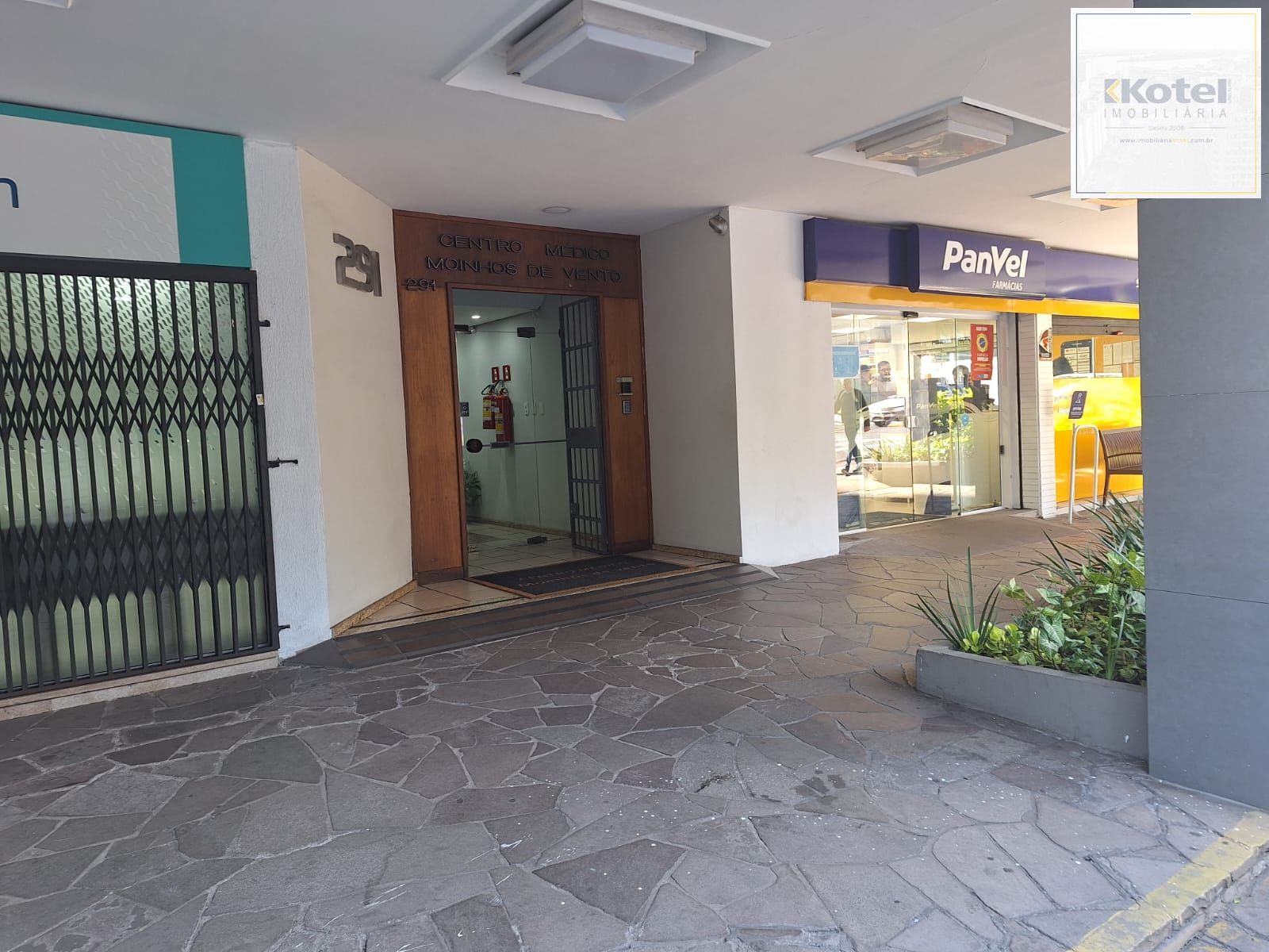 Sala coml. 42,61m2 c/divisórias, Rua Mostardeiro, Independência,R$190 mil