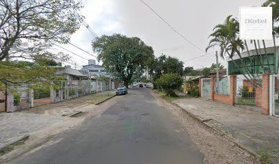 Casa com 104 m2, c/2 dorms., depend. empreg com banh. vaga 2 carros, canil, Bairro Partenon