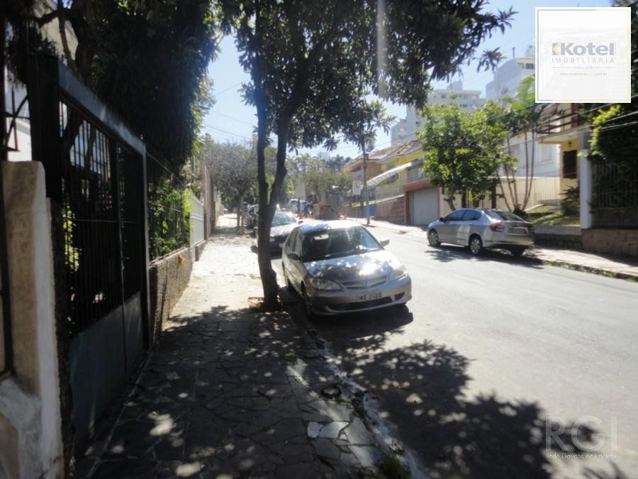 Casa para Venda - 250m², 4 dormitórios, sendo 1 suites, 2 vagas - Petrópolis — foto 5