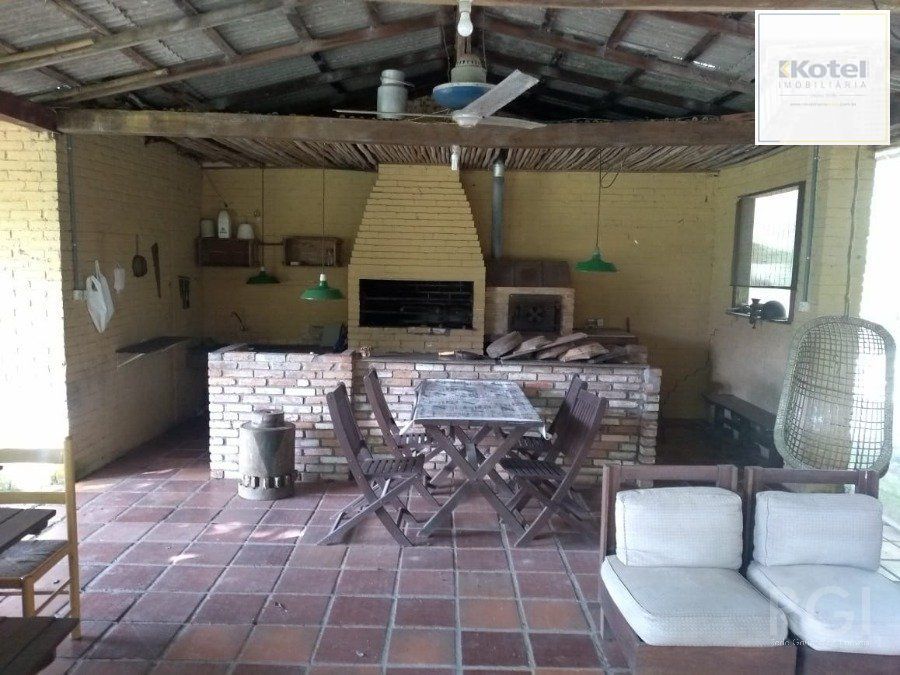 Sítio para Venda - 350m², 3 dormitórios, sendo 1 suites, 7 vagas - Águas Claras