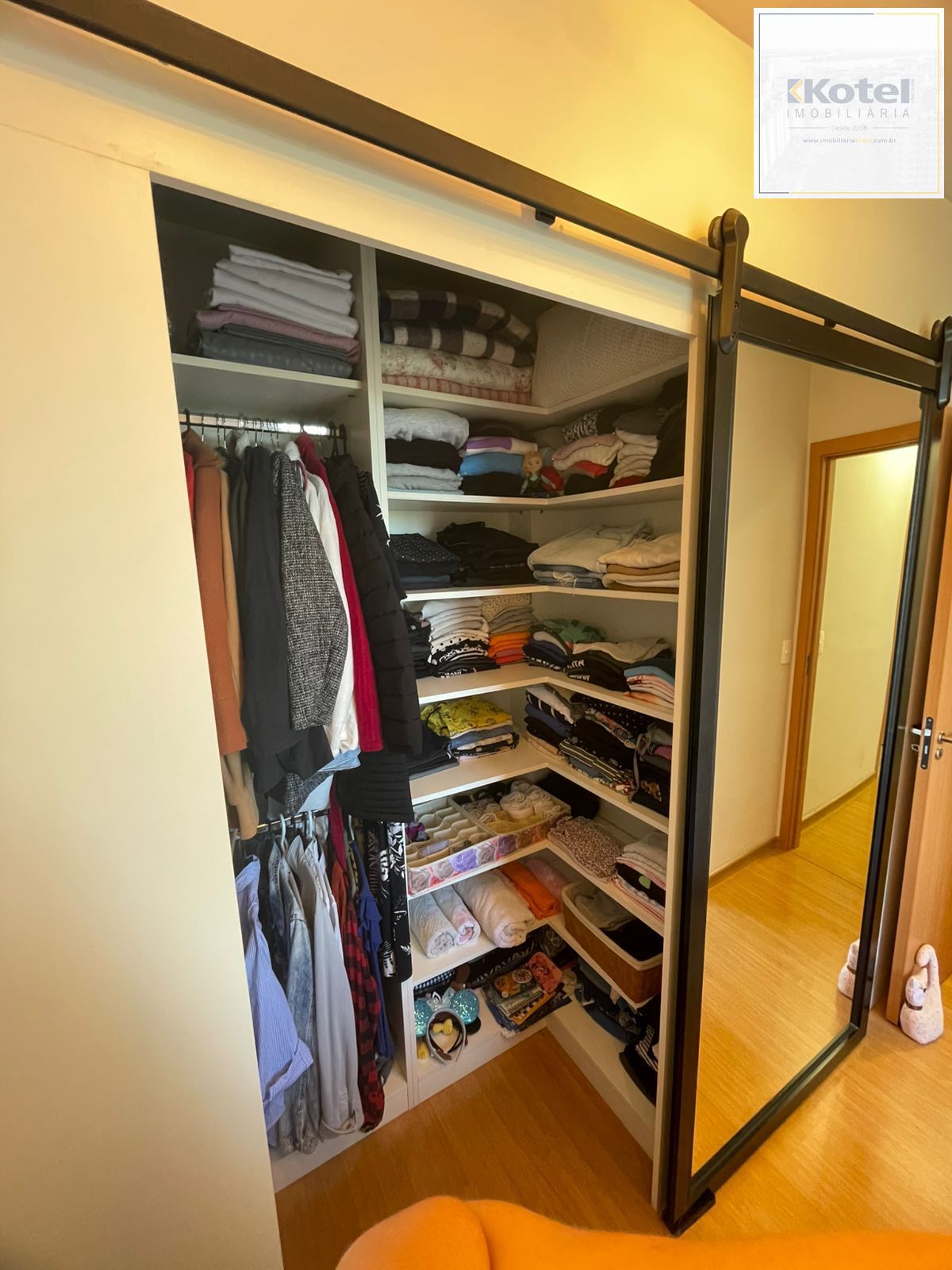 Apartamento 02 dormitórios com sacada com churrasqueira — foto 4