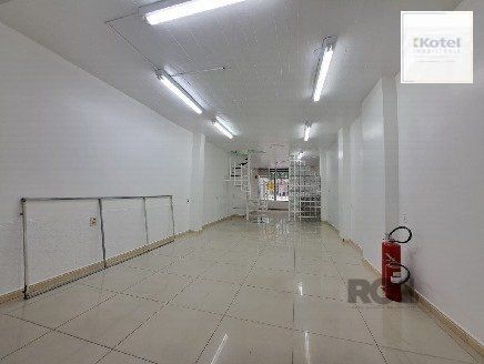 Loja Comercial na Rua Duque de Caxias - Centro Histórico, com 130,00m² privativos,