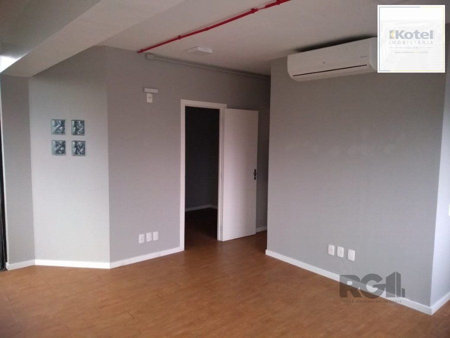 Sala comercial na Av Carlos Gomes, 39m², garagem, portaria