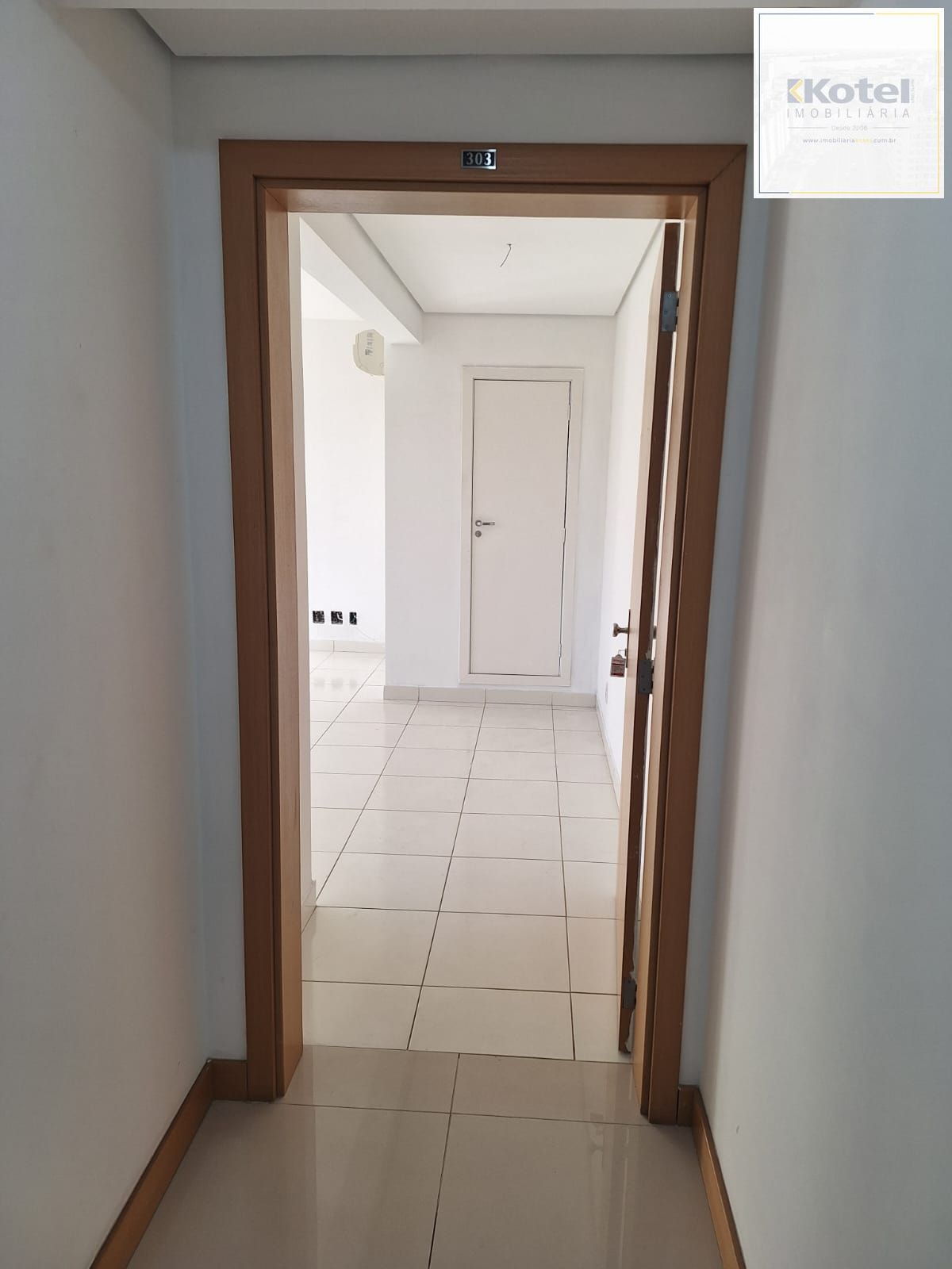 Sala coml. 33,82m2 Praia de Belas, mobiliada,01 vaga escrit. coberta
