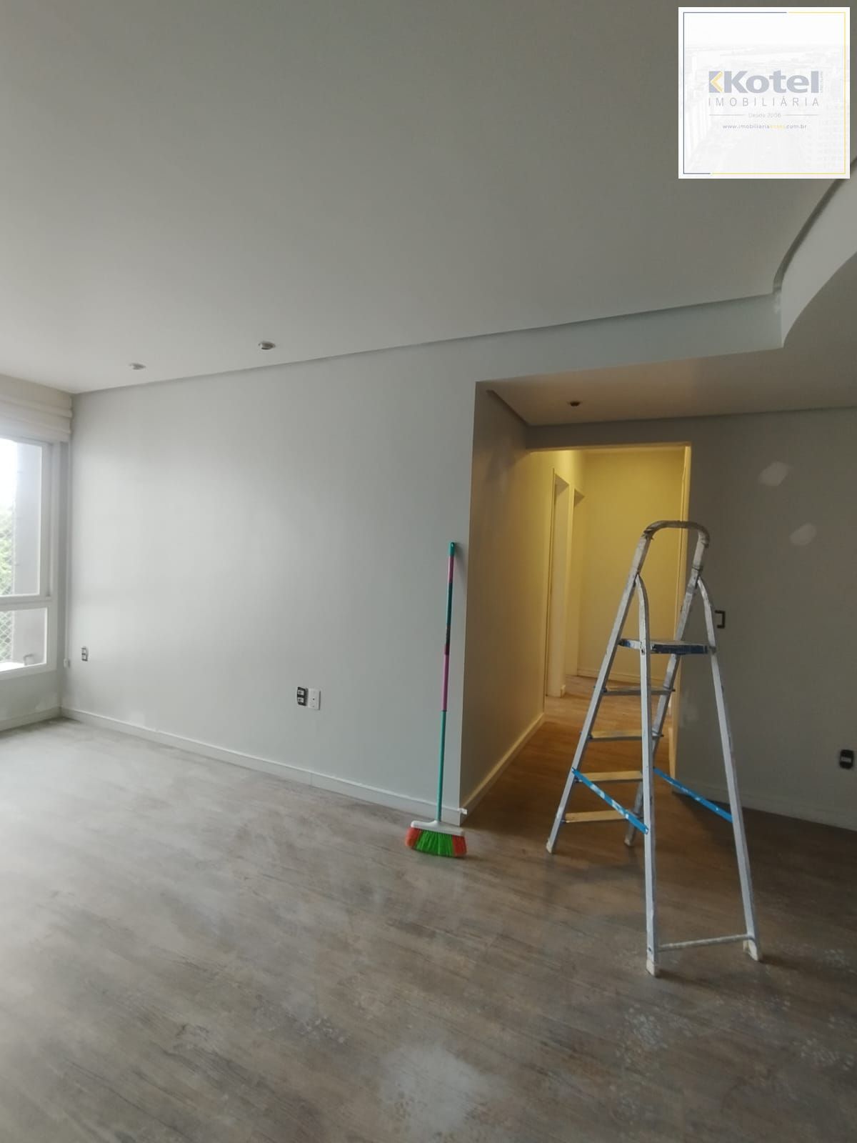 VENDA APARTAMENTO 2 DORMITÓRIOS, 2 BANHOS, ANDAR ALTO 1 VAGA INFRA