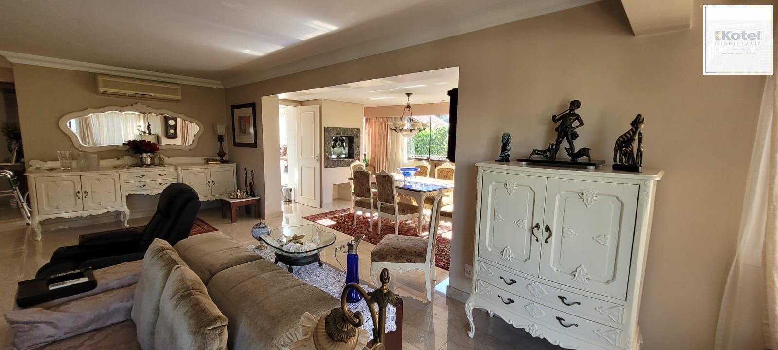 VENDA APARTAMENTO 4 QUARTOS, LAVABO, LAREIRA, CHURASQUEIRA ENSOLARADO BELA VISTA