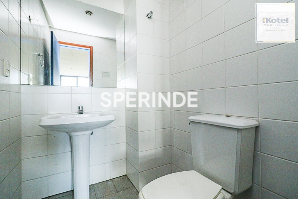 SALA COMERCIAL 37,44M² TRÊS FIGUEIRAS, banh. privativo, piso carpete,