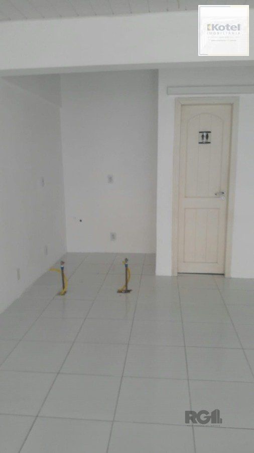 Sala Comercial à venda, 83m², Rio Branco - Porto Alegre