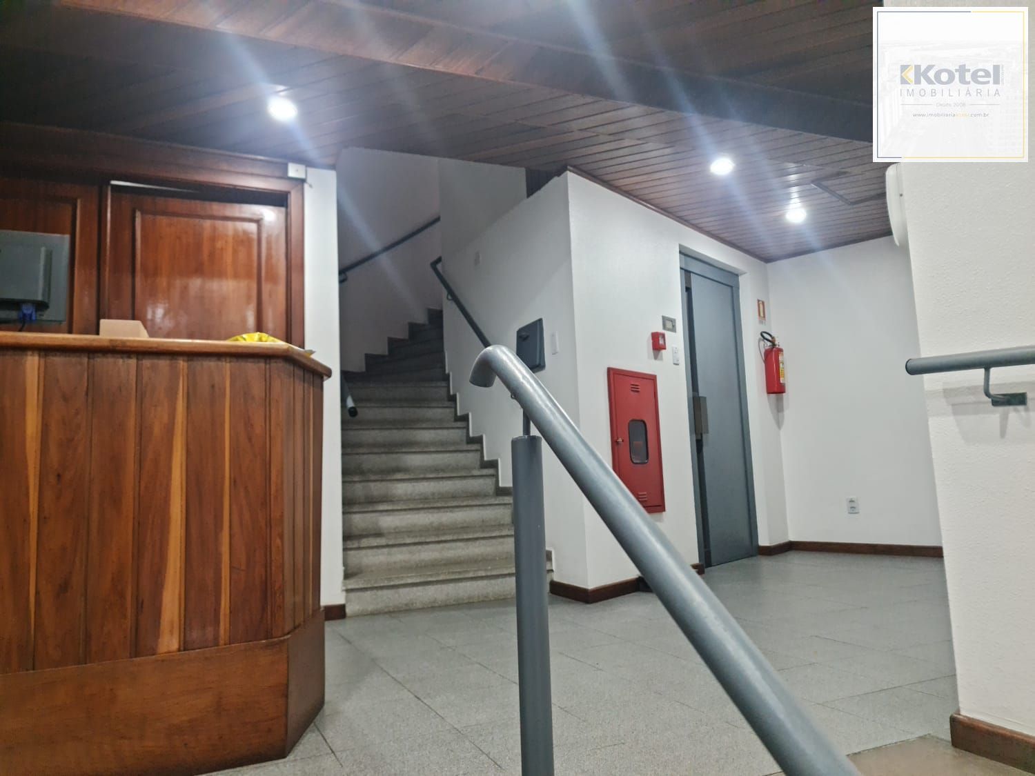 Ótima sala comercial mobiliada no bairro Petrópolis — foto 3