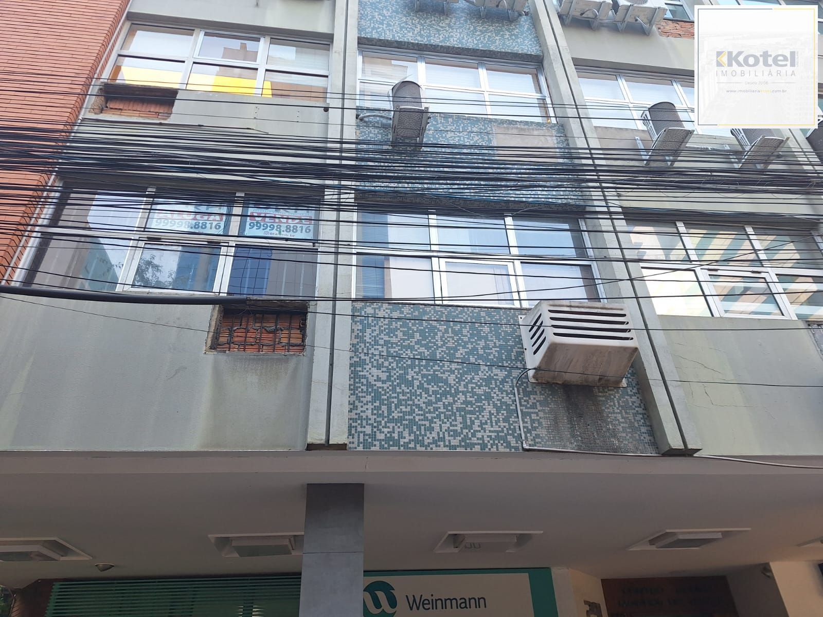 Sala coml. 42,61m2 c/divisórias, Rua Mostardeiro, Independência,R$190 mil