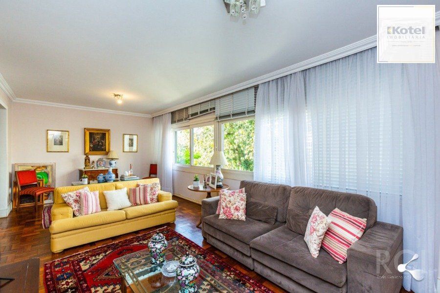 Apartamento para Venda - 144.73m², 3 dormitórios, sendo 1 suites, 2 vagas - Moinhos de Vento