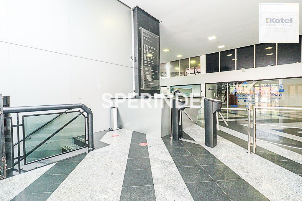 SALA COMERCIAL 37,44M² TRÊS FIGUEIRAS, banh. privativo, piso carpete,