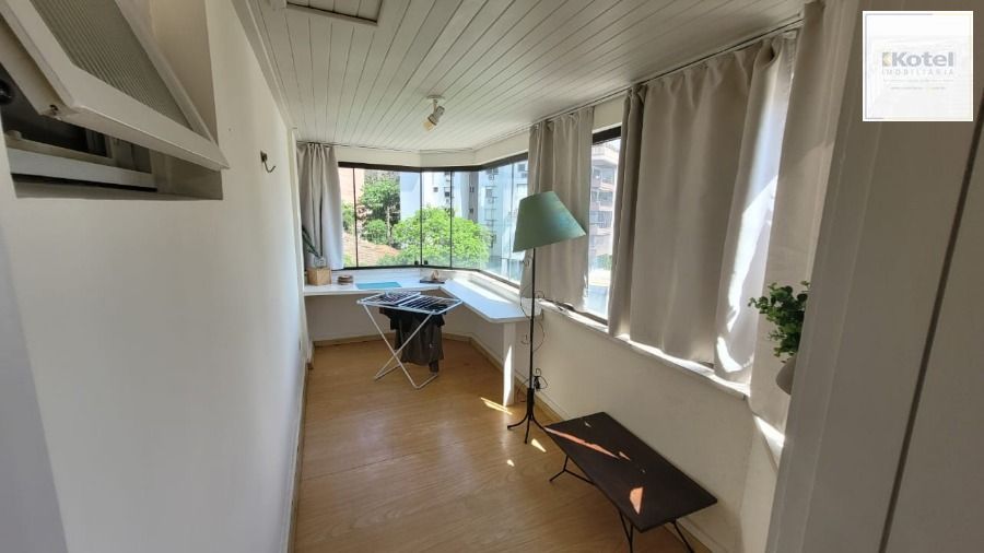 Apartamento para Venda -  1 dormitório amplo com 59,00m², 1 vaga - Rio Branco junto ao parcão, moinhos de vento