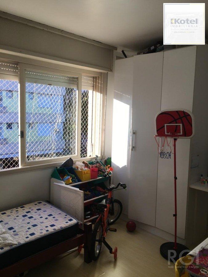 Apartamento para Venda - 83.65m²,3 quartos, sendo 1 suites, 1 vaga - Menino Deus
