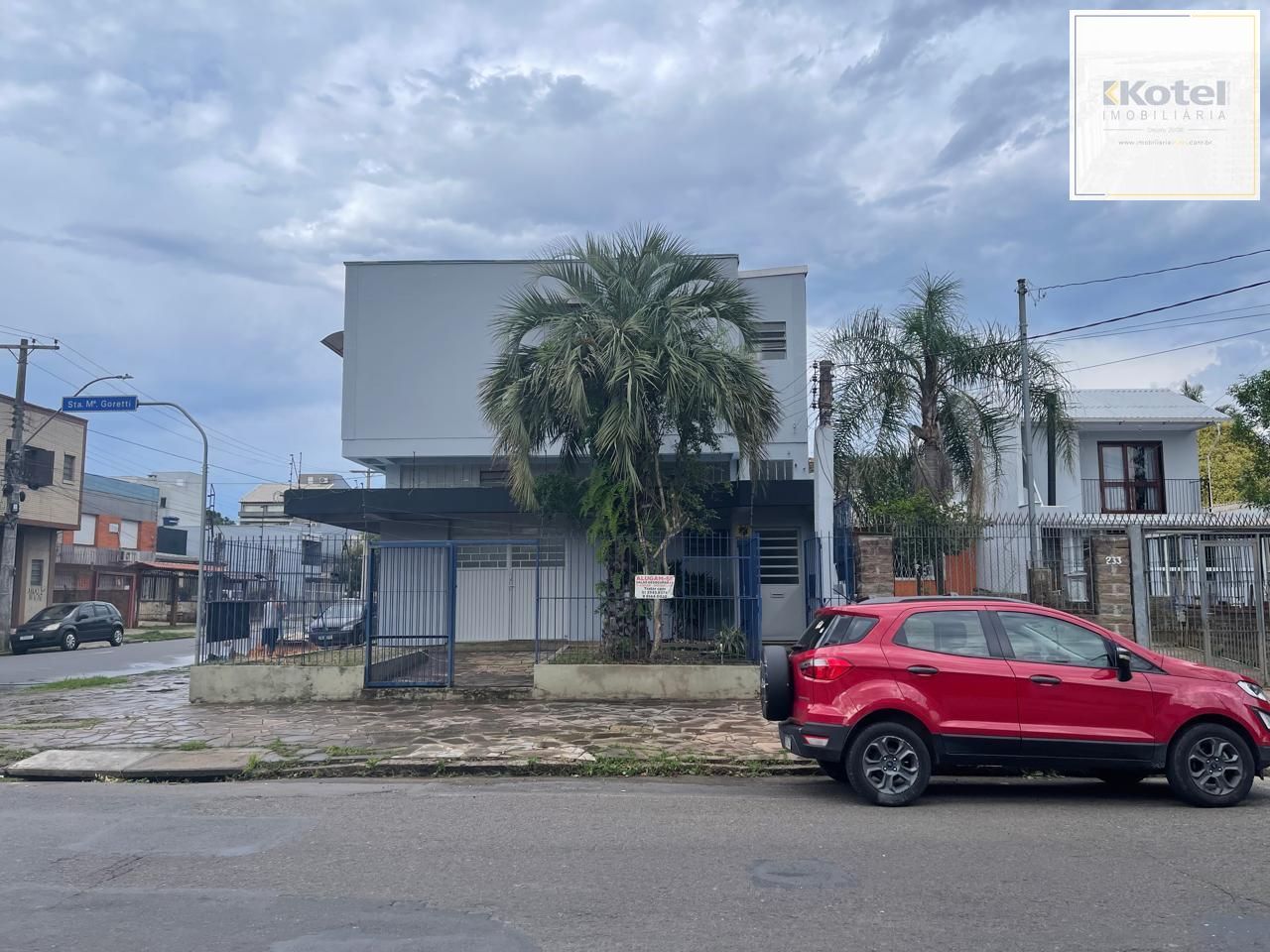 Prédio comercial com várias salas Lotadas nas e depósito/ Garagem, ótimo para Academias,