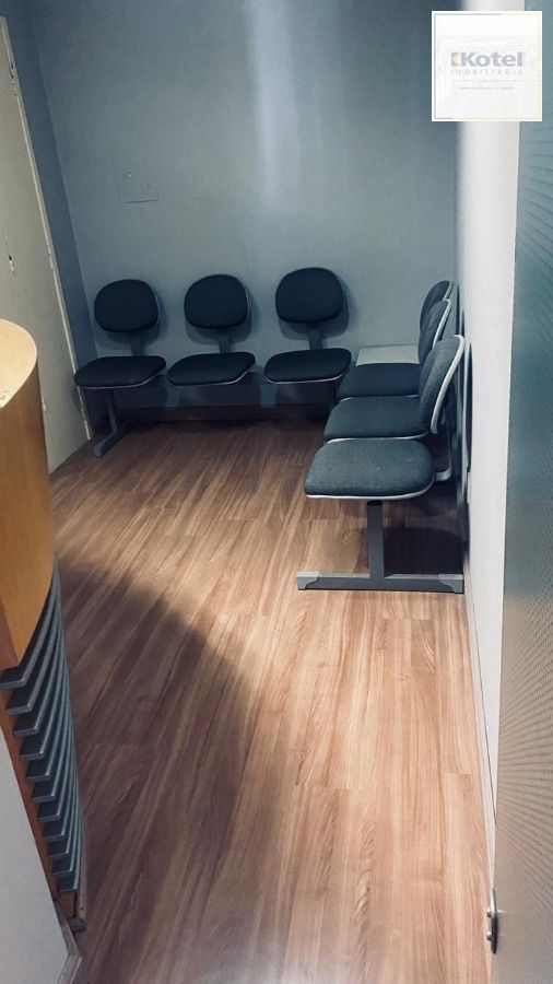Excelente sala com 33,34m2 de frente, na Assis Brasil, Passo D'areia, semi-mobiliado — foto 3