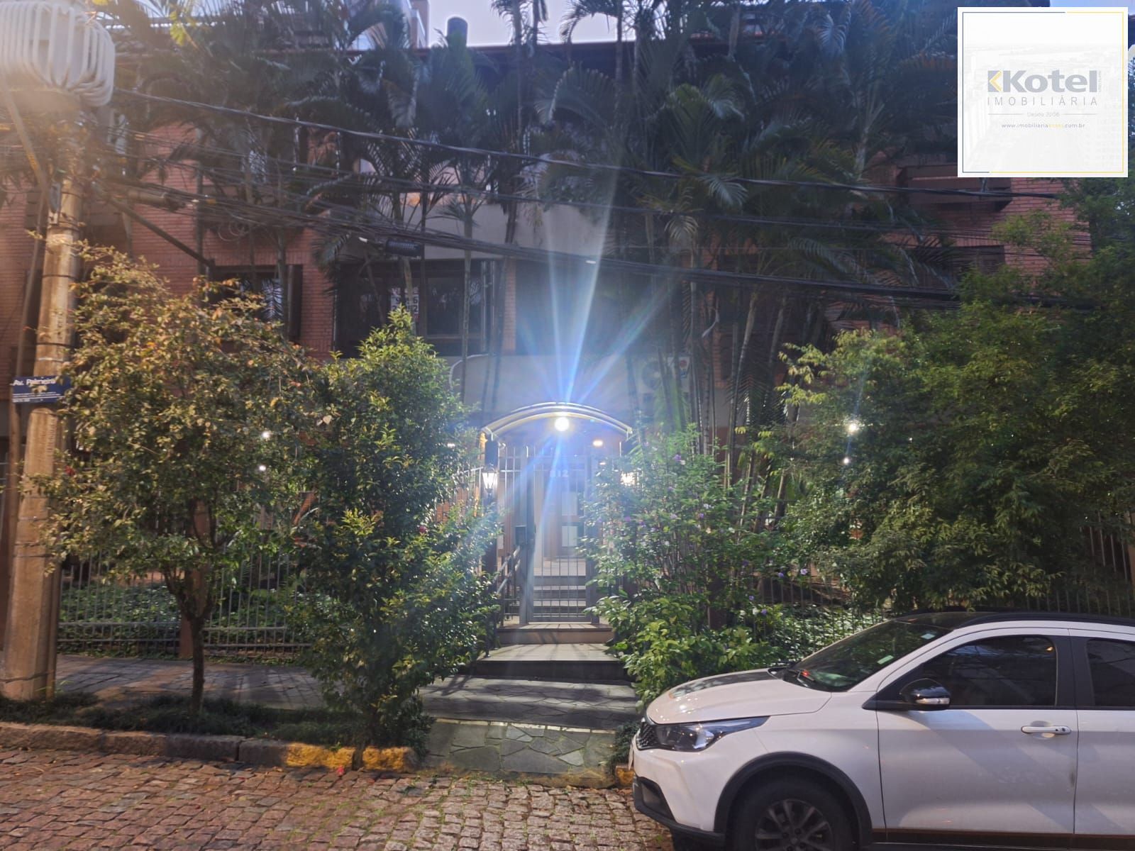 fachada a noite