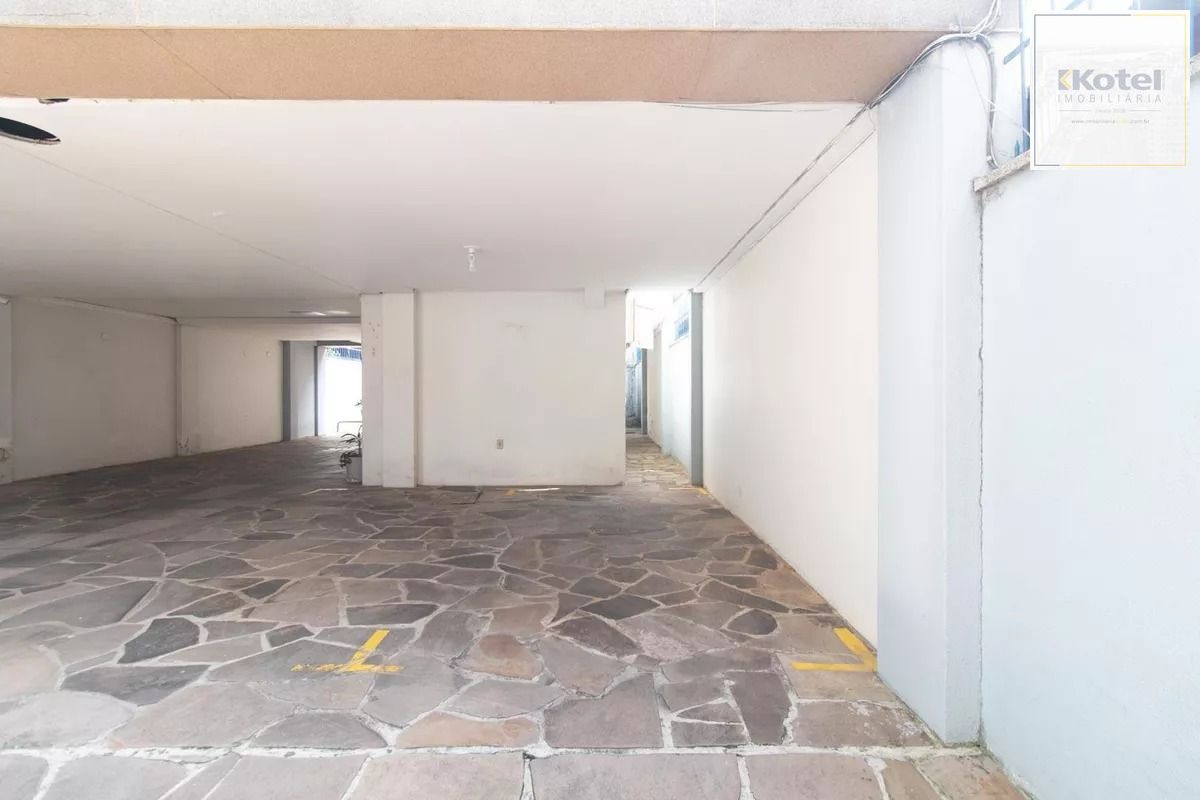 Excelente apto. no Bairro Partenon, com 52m2 de área útil, semi mobiliado, de 01 dormitório c/ uma vaga de garagem escriturada e coberta — foto 3