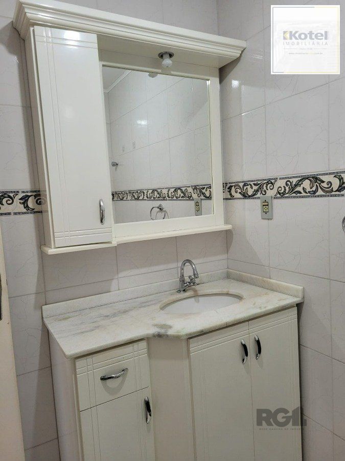 Apartamento 2 dormitórios com vaga no Bairro Cristal. — foto 4