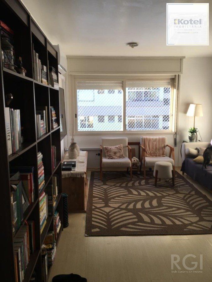 Apartamento para Venda - 83.65m²,3 quartos, sendo 1 suites, 1 vaga - Menino Deus