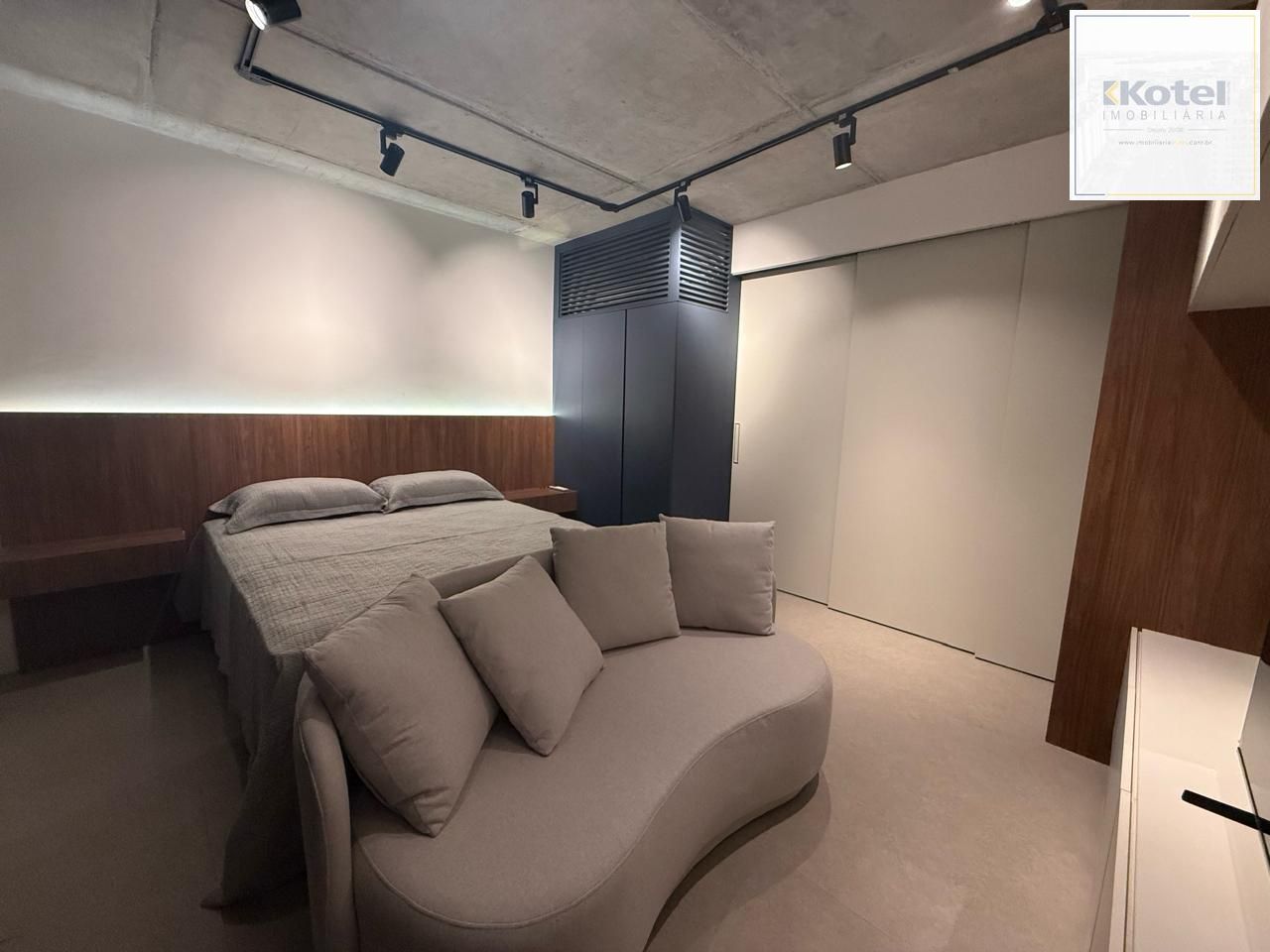 Apartamento Novo, studio grande com 45,97m² privativos, mobiliado, leste norte,  vista, junto ao parcão e zafari cabral