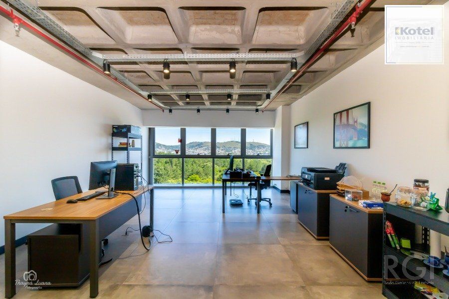 Sala Comercial à venda, 48m², Petrópolis - Porto Alegre — foto 2