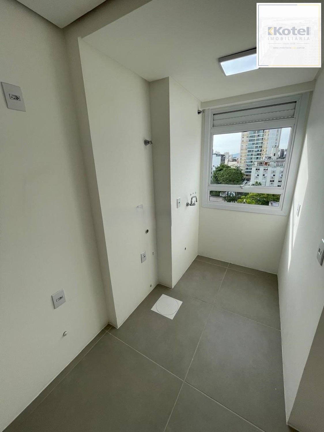 Apartamento novo com 45m², com 1 dormitório, 1 vaga - bairro Menino Deus