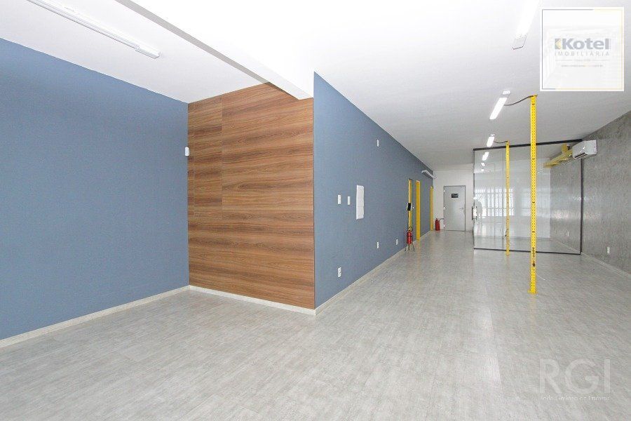 PRÉDIO COMERCIAL PARA SEDE DE EMPRESA COM  400 m²  na AVENIDA BAHIA, SÃO GERALDO,  JUNTO AO RESTAURANTE  KONKA Porto Alegre — foto 5