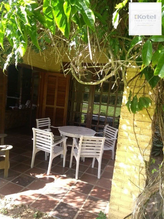 Sítio para Venda - 350m², 3 dormitórios, sendo 1 suites, 7 vagas - Águas Claras