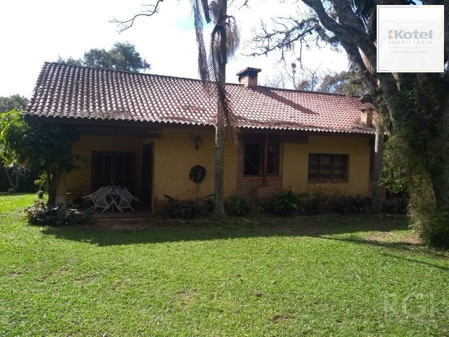 Sítio para Venda - 350m², 3 dormitórios, sendo 1 suites, 7 vagas - Águas Claras