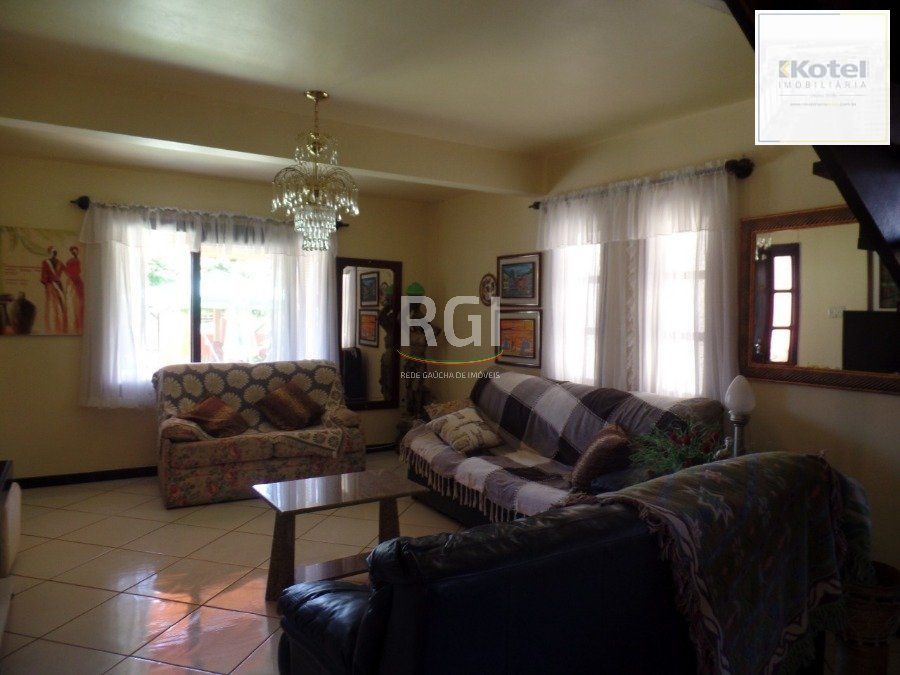 Casa para Venda - 180m², 3 dormitórios, sendo 1 suites, 2 vagas - Zona Nova — foto 4